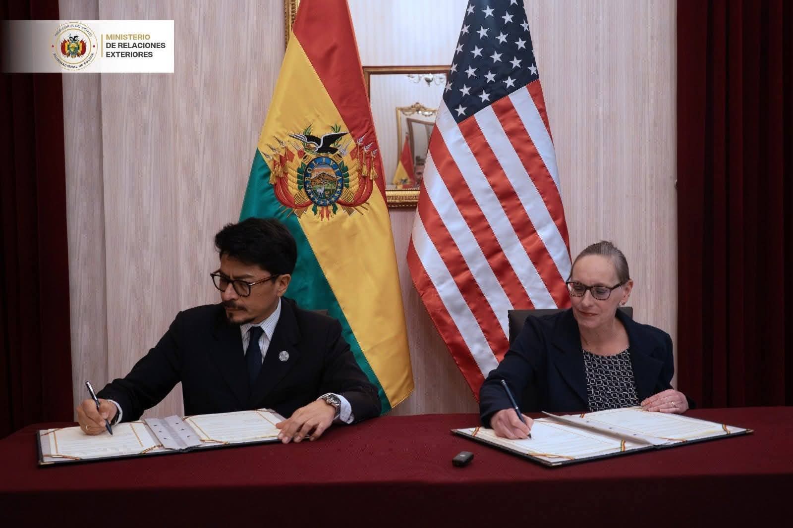 Bolivia y EE.UU. firman histórico acuerdo de $us 20 millones para frenar al narcotráfico