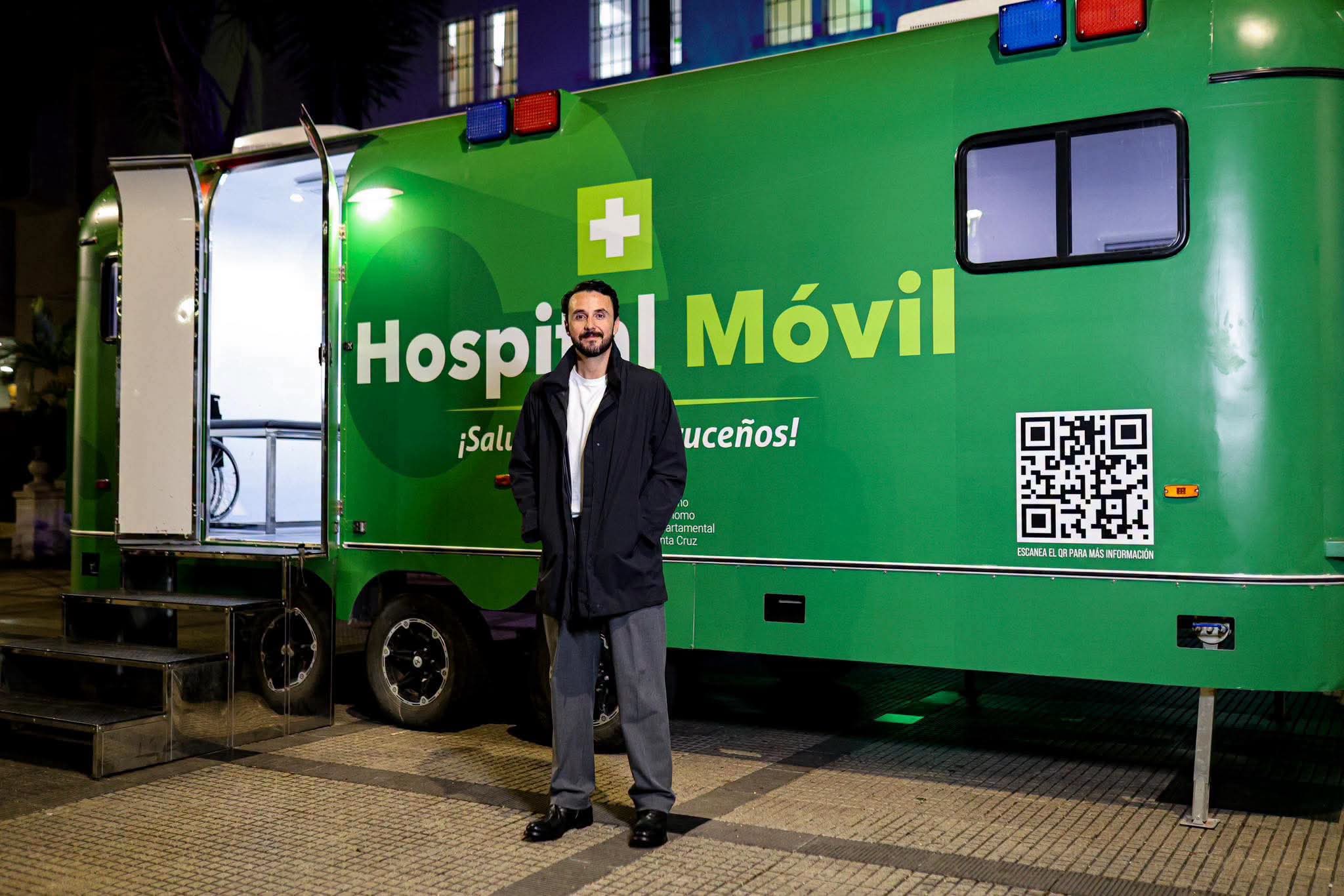 “Priorizar, Digitalizar y Descentralizar”: El Gobernador de Santa Cruz adelanta un ambicioso proyecto con Hospitales Móviles
