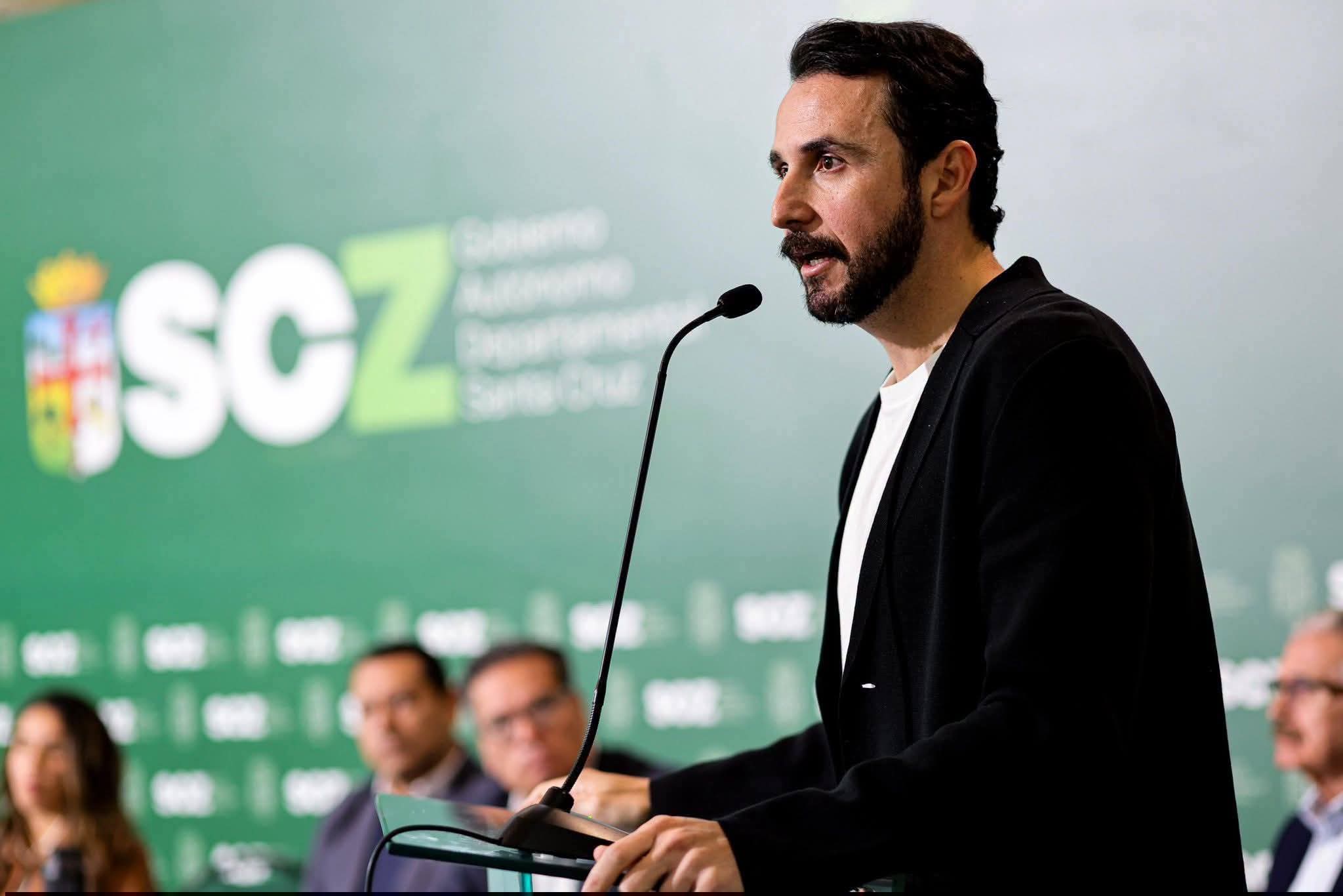 “Prácticamente en bancarrota”: JP Velasco revela que la Gobernación de Santa Cruz arrastra una deuda millonaria