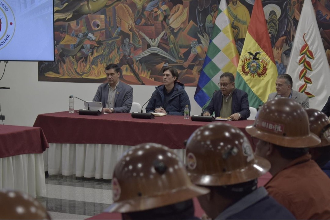 Gobierno y la COB reinstalan el diálogo tras revisar la situación de 103 detenidos, pero los campesinos quedan fuera